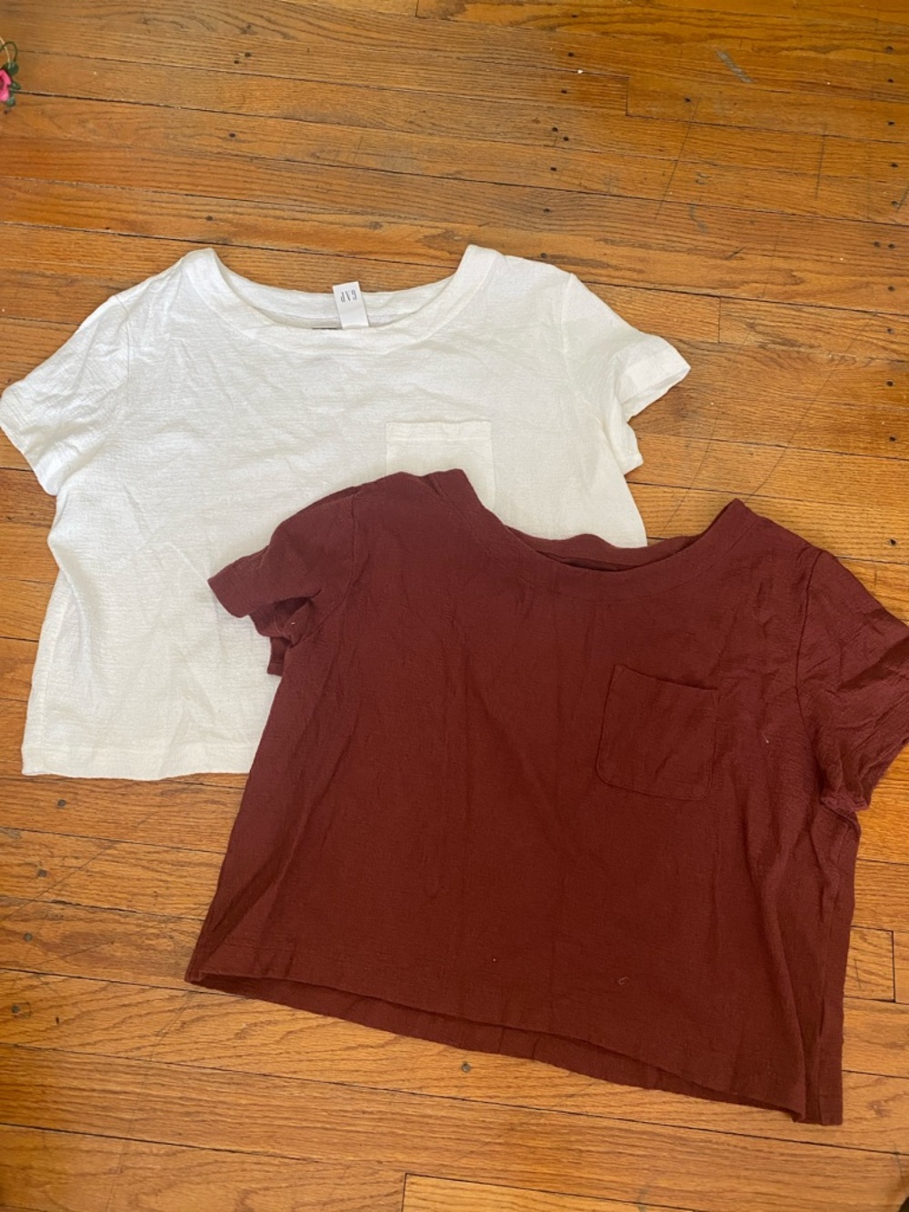 GAP Women's Short Sleeve Pocket Tees in White and Maroon